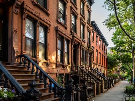 What are Brownstone Houses and Why are They Popular in NYC